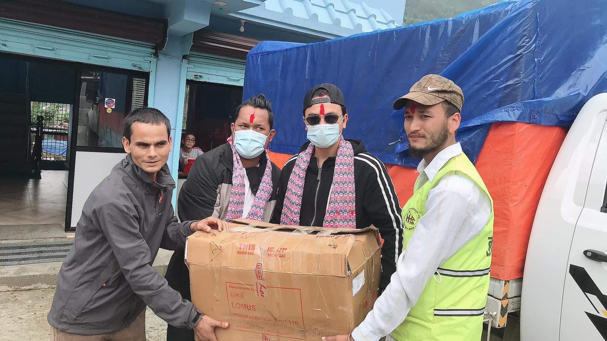 कर्णाली प्रदेका विभिन्न जिल्लामा स्वास्थ्य तथा खाद्यान्न सामग्री वितरण image