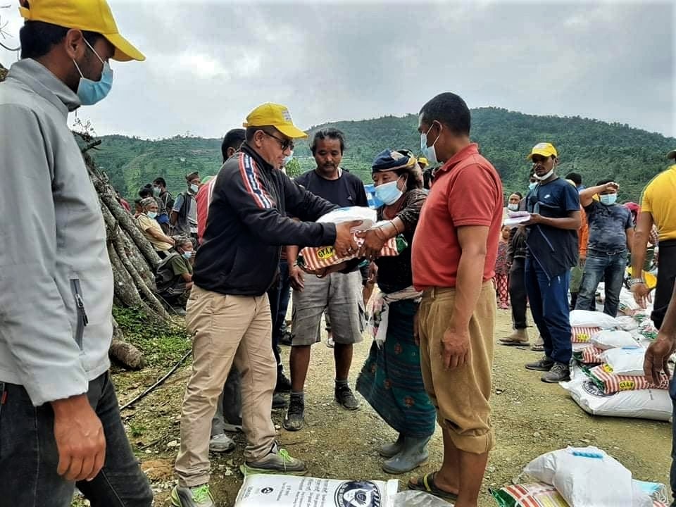 रामेछापका बाढी पीडित ४२ सय घर परिवारलाई चूजि फाउण्डेशनको सहयोग image