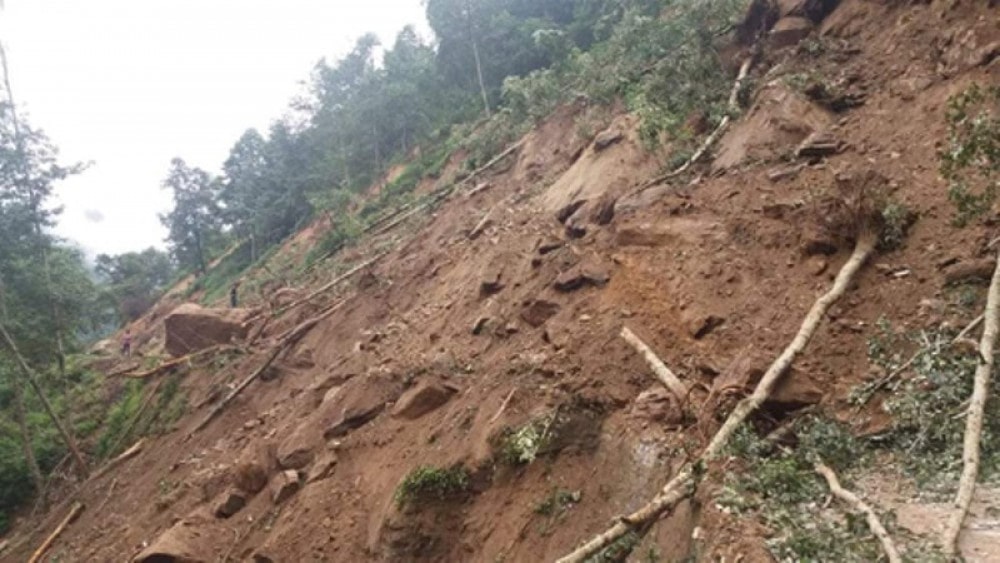 पहिरामा पुरिएको ११ घण्टापछि शव फेला