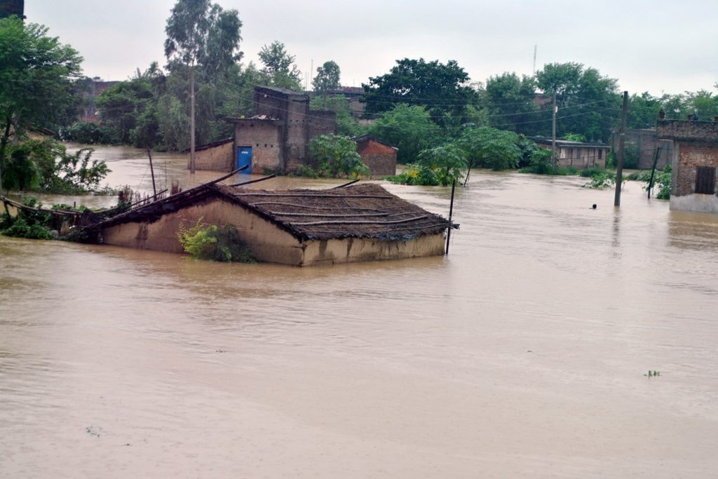 उदयपुरका ५ सय घर डुबानमाः बाढीले बगाउँदा एकको मृत्यु image