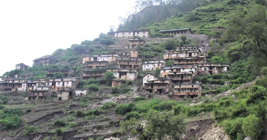 बैतडीका ३० बस्ती पहिराको उच्च जोखिममा