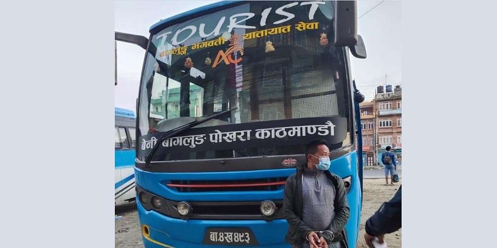 बढी भाडा लिने चालक पक्राउ