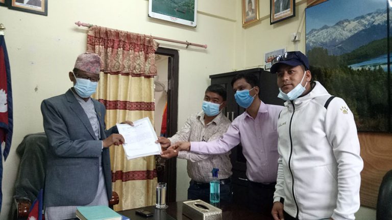 कर्णालीका होटल व्यवसायीद्वारा राहत माग