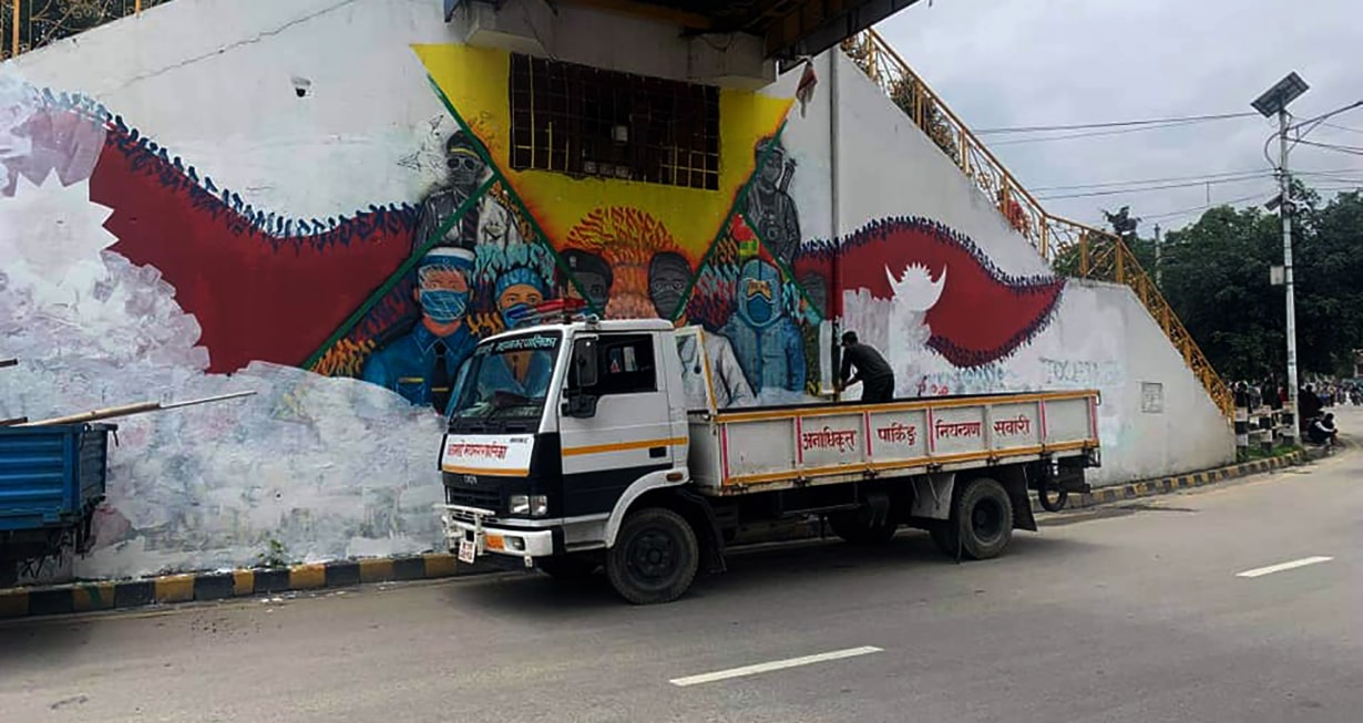 ‘फ्रन्टलाइनर्स’ को सम्मानमा बनाइएको चित्र महानगरले मेट्यो image