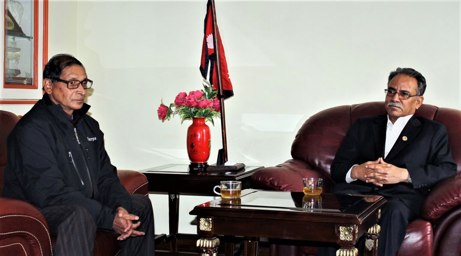 माओवादी पुरानै लयमाः वैद्य र प्रचण्डबीच छलफल संसदीय बाटाे छाेड्न अनुराेध image