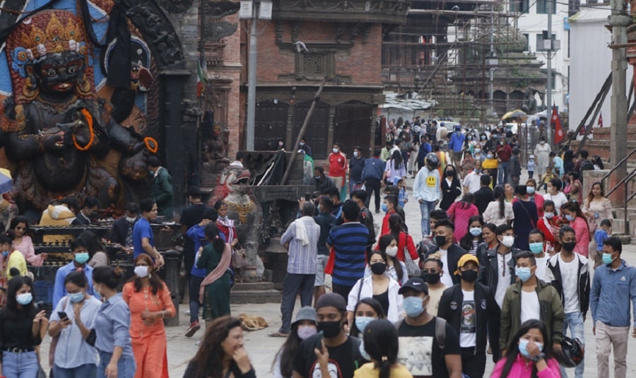 मुलुकभरको जनजीवन सामान्यतर्फ उन्मुख, कोभिडको जोखिम भने कायमै