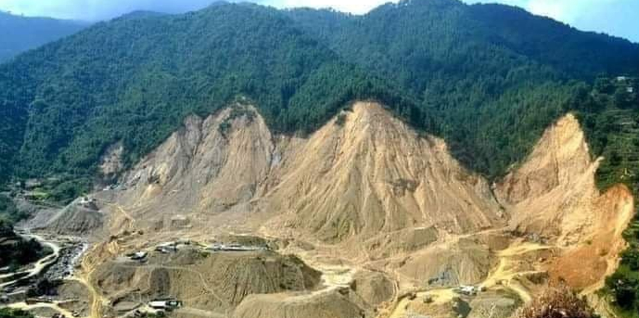 चुरे उत्खनन गरी ढुङ्गा गिट्टी, बालुवा निर्यात गर्ने कार्यमा रोक लगाइने image