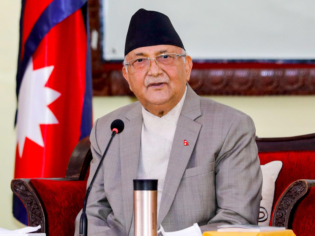 शैक्षिक सुधारका लागि रु १० लाख सहयोग गर्ने अध्यक्ष ओलीको घोषणा