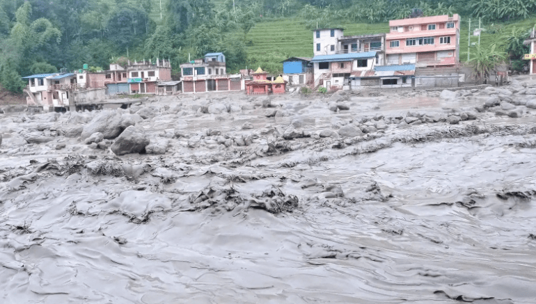 हेलम्बुमा फेरी बाढीको करहर