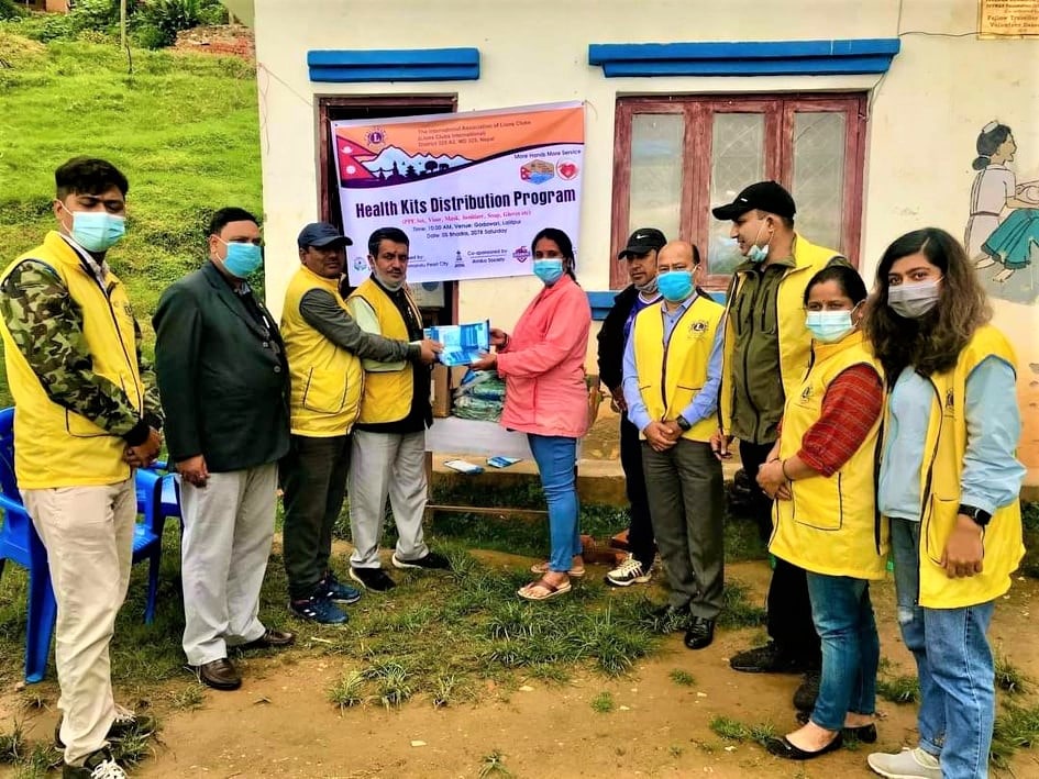 लायन्स क्लब अफ काठमाडौं पर्ल सिटीको स्वास्थ्य किट वितरण कार्यक्रम सम्पन्न