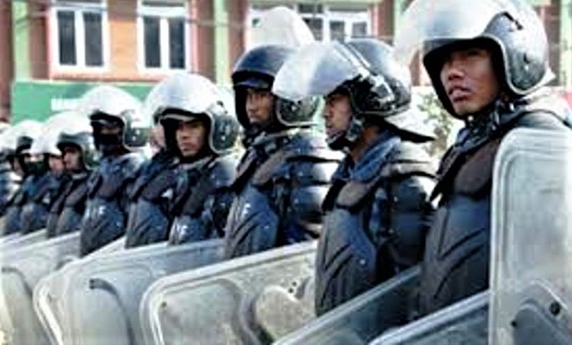 प्रहरीले शिक्षलाई कुटे, १२ जना घाइते