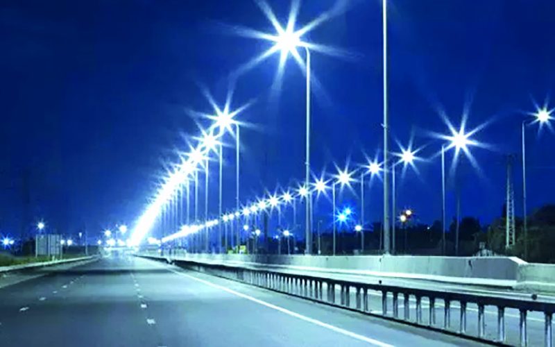 उज्यालो हुँदै काठमाडौँका मुख्य सडक