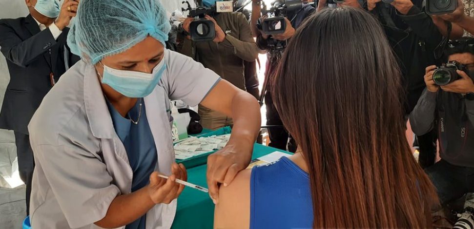 सिरहामा एक लाख ६२ हजारले लगाए खोप