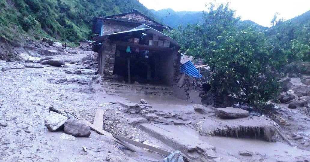 बाढीपीडितलाई दीर्घकालीन व्यवस्थापन गर्न माग image