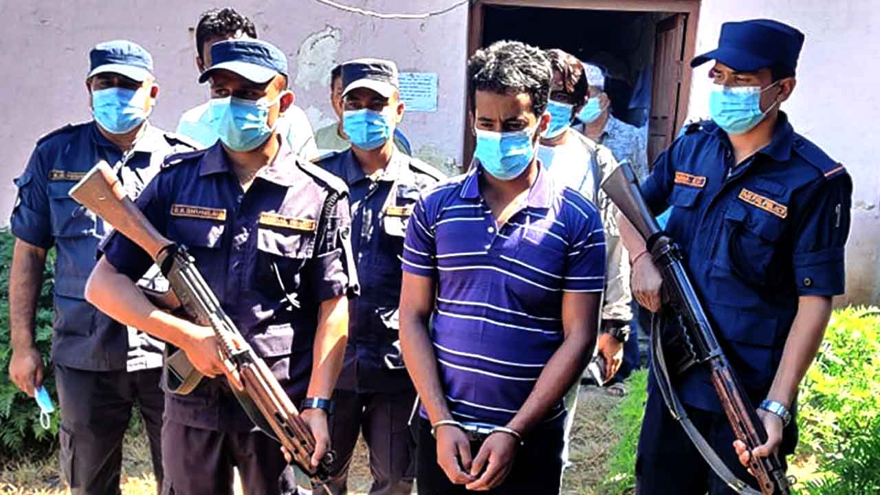 लोकबहादुरका भाइसहित थप ४ जना पक्राउ image