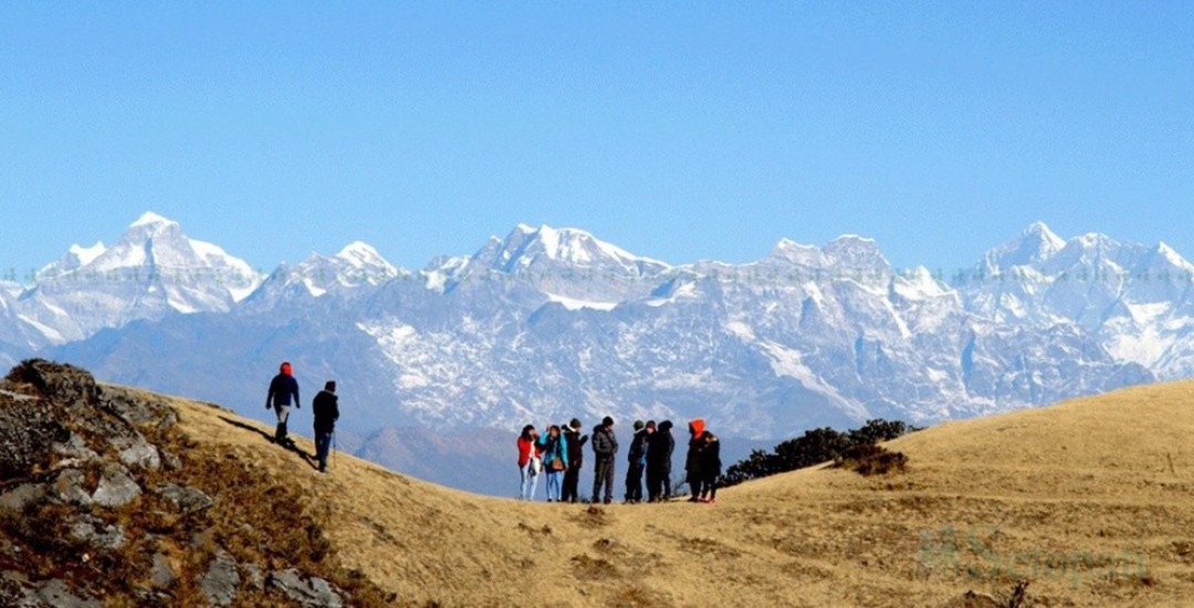 मुन्दुम पदमार्गः जहाँ आँखैमा हिमशृङ्खला टाँसिन्छ image