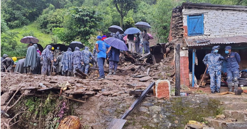 पर्वतमा पहिराले पुरिएर पाँचको मृत्यु, तीन बेपत्ता