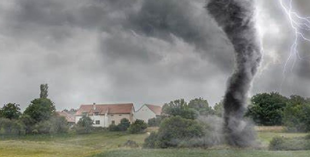 टोर्नाडोद्वारा अष्ट्रेलियालीमा क्षति