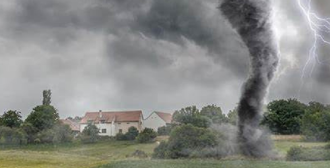 टोर्नाडोद्वारा अष्ट्रेलियालीमा क्षति image