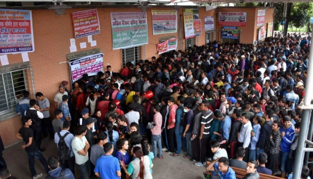 नयाँ बसपार्कबाट १७ हजारले लिए अग्रिम बस टिकट