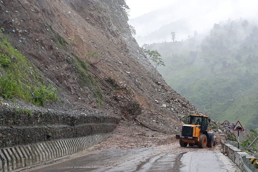 सडक आंशिकरूपमा मात्रै सञ्चालन