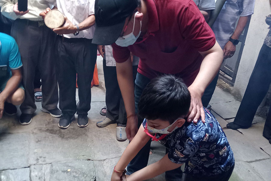 असनमा तुलाधर समुदायले दसैँ मनाए image