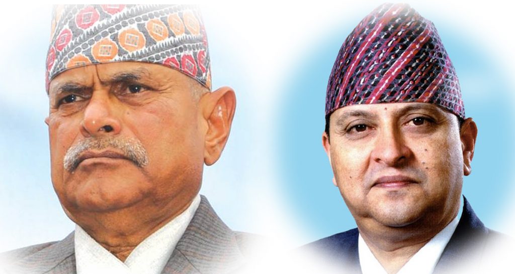 प्रथम राष्ट्रपति डा.यादव र पूर्वराजा शाहबाट टीका ग्रहण