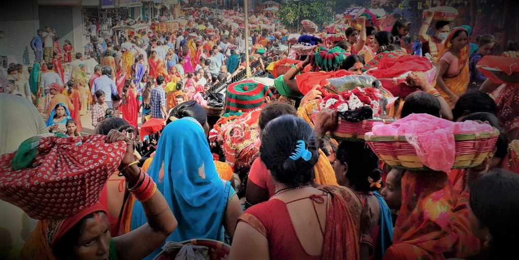 शक्तिपिठहरुमा खोँइछ भर्नेको भिड