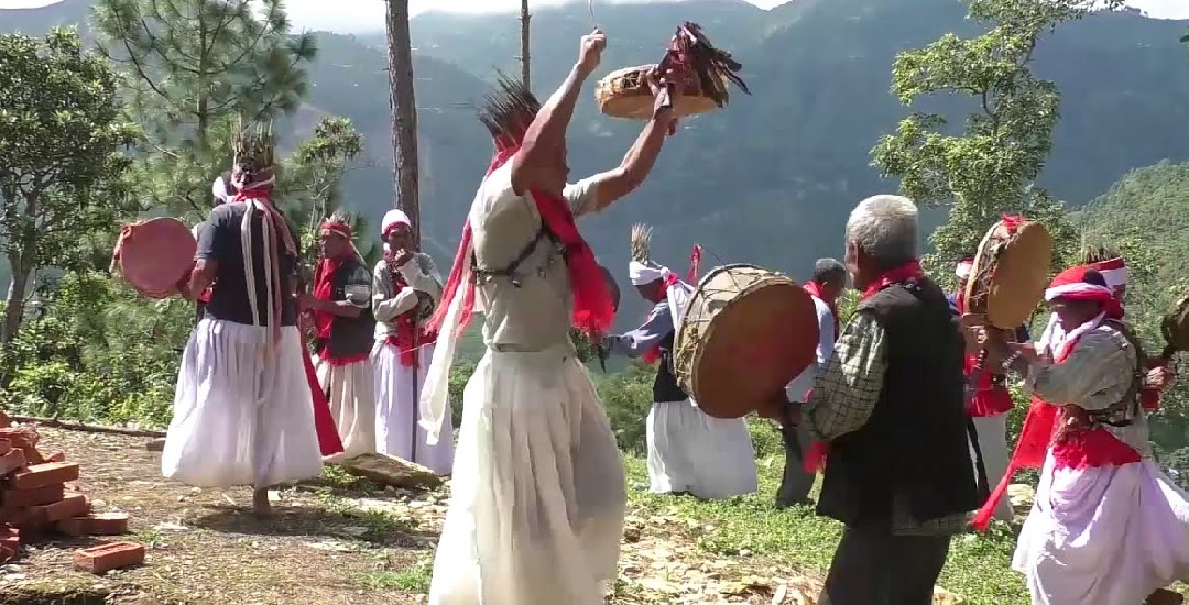 आँखाका बिरामीलाई स्वास्थ्य संस्था पठाउन धामी झाँक्रीलाई तालिम image