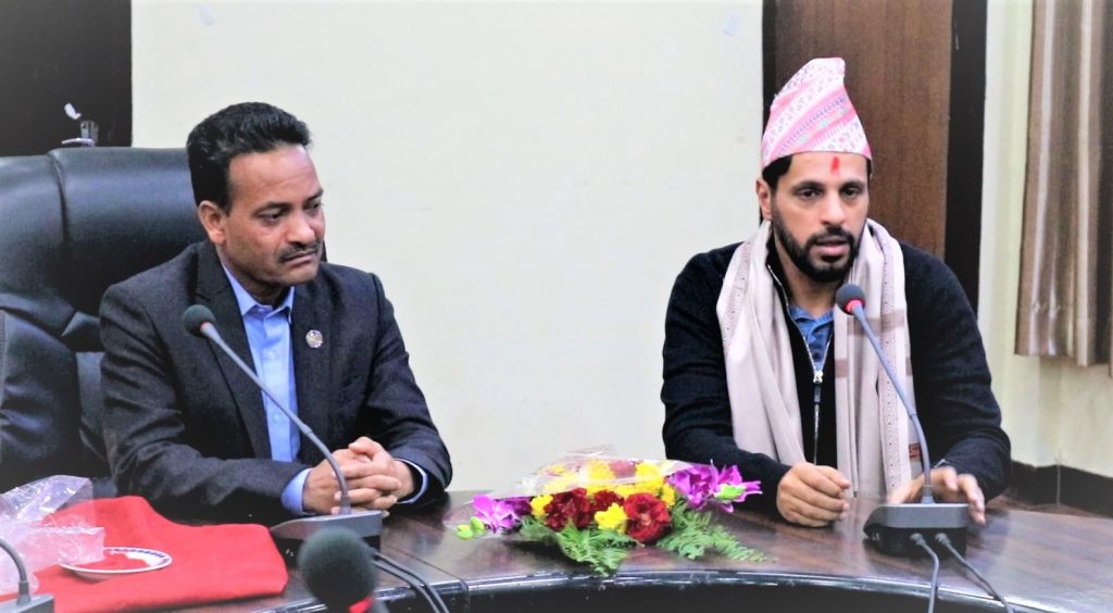 राष्ट्रिय फुटबल टिमका मुख्य प्रशिक्षक अल्मुताइरीलाई मन्त्रालयमा भव्य सम्मान (भिडियाेसहित)