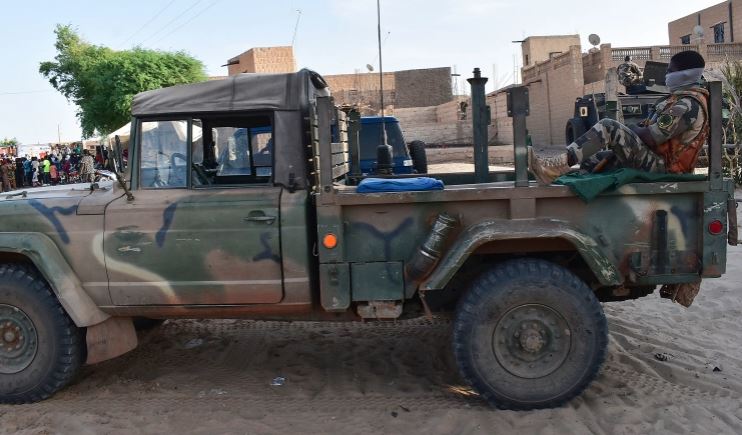 मालीमा भएको आतङ्ककारी हमलामा कम्तीमा सोह्र जना सैनिकको मृत्यु