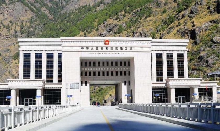 रसुवागढी नाकाबाट ३६ कन्टेनर स्याउ नेपाल भित्रियो