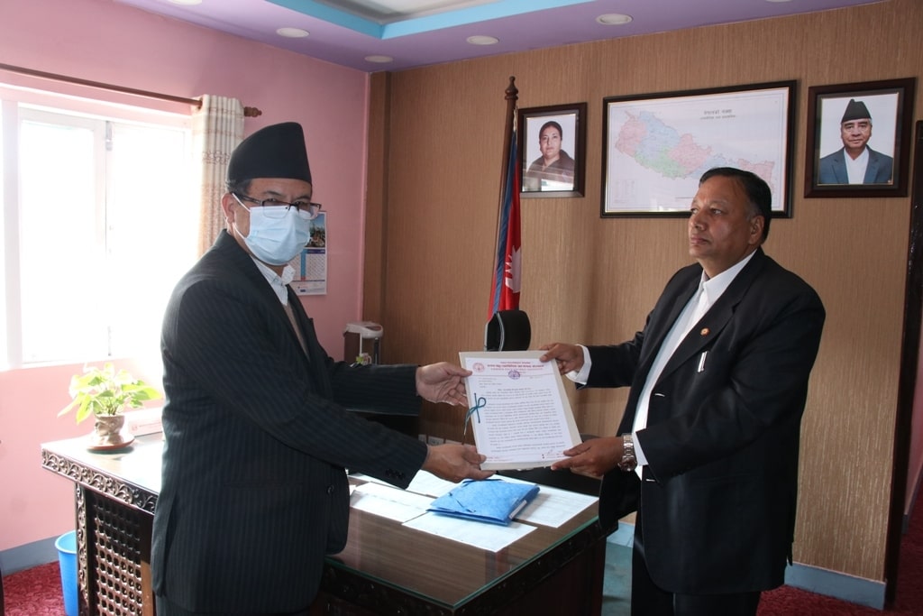 नर्सिङ कलेज सञ्चारनबारे सांसद सुवाल नेतृत्वको टोलिद्वारा शिक्षामन्त्री पौडेलको ध्यानाकर्षण