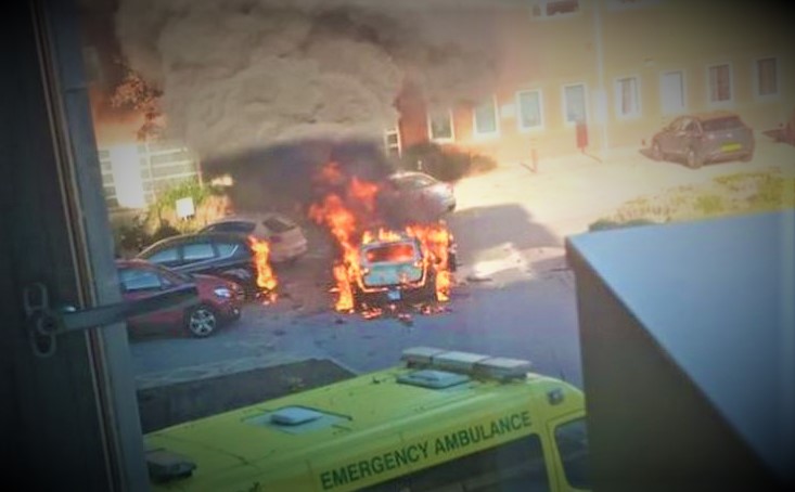 अस्पताल अगाडि कार बिस्फोट हुँदा एकजनाको मृत्यु image