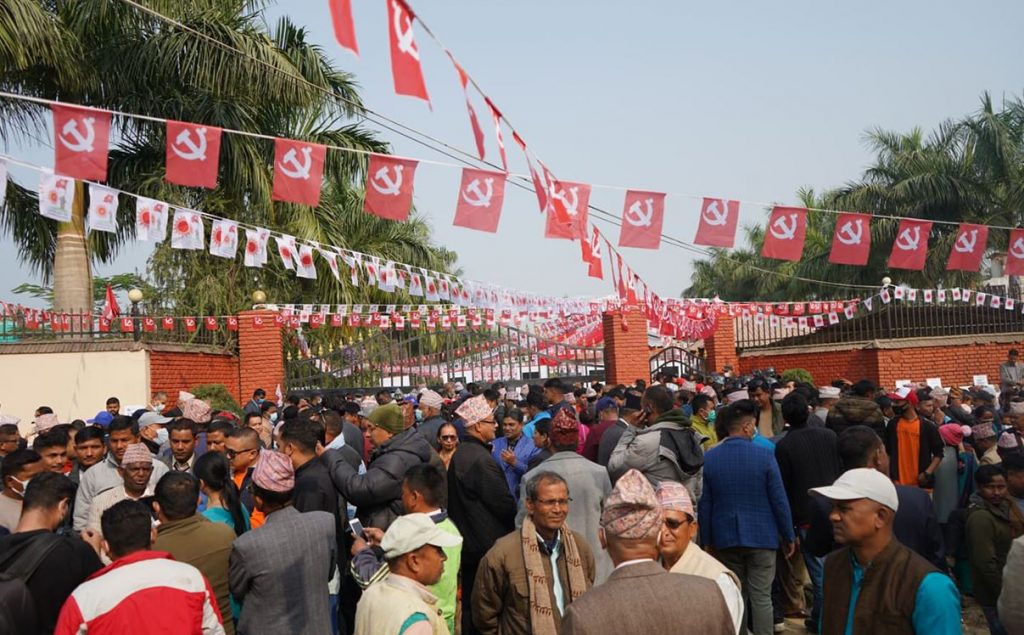 नेकपा (एमाले)को १०औं महाधिवेशको बन्दसत्र सौराहमा जारी
