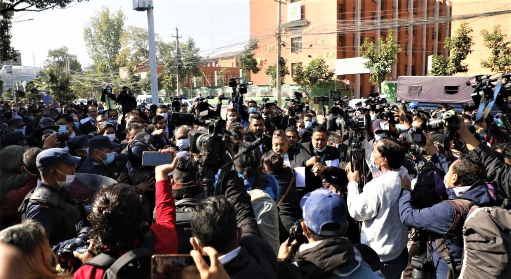 दुई वटा कानुन व्यवसायी समुहबी झडप, केही पक्राउ