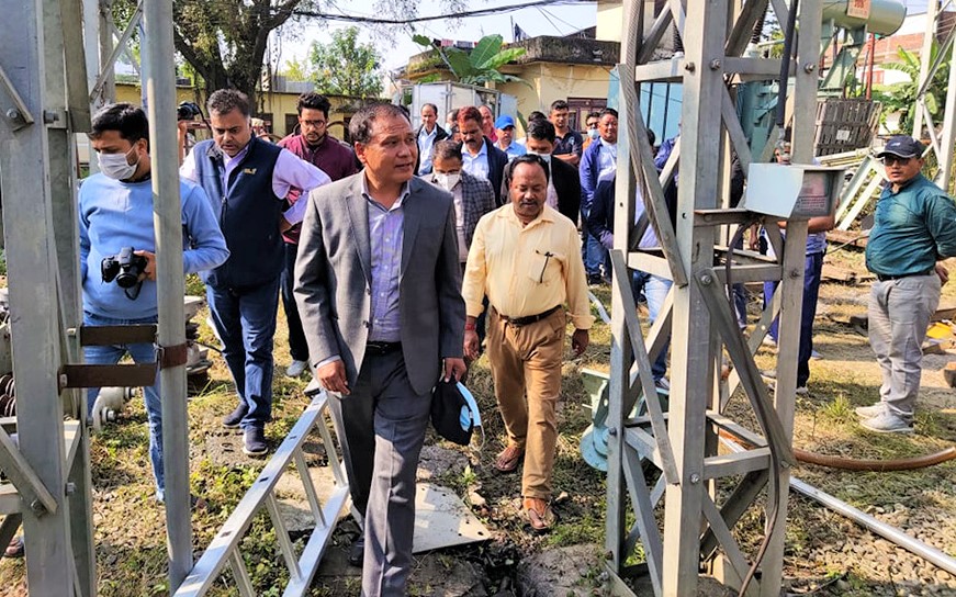 कुलमान पछिहटे, बक्यौता नर्तिने उद्योगमा पठाइयो विद्युत