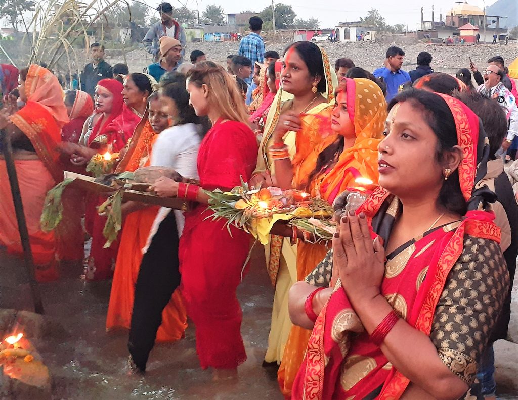 उदाउँदो सूर्यलाई अर्घ दिएर सकियो छठ पर्व
