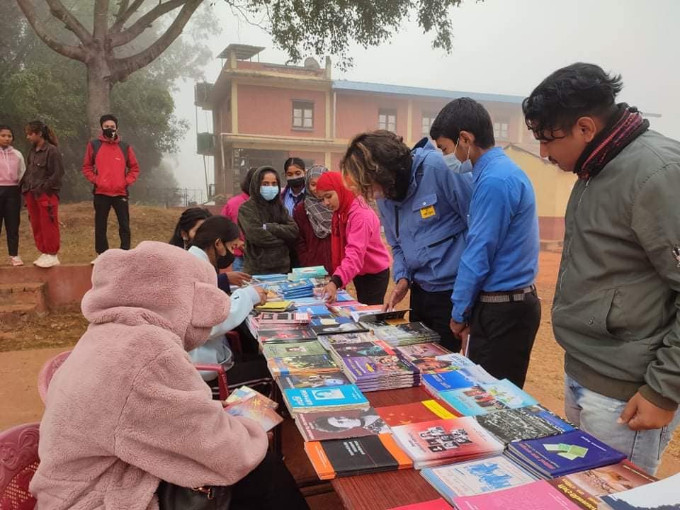 काभ्रेका क्याम्पसहरूमा स्थापना दिवसको अवसरमा पुस्तक प्रदर्शनी image