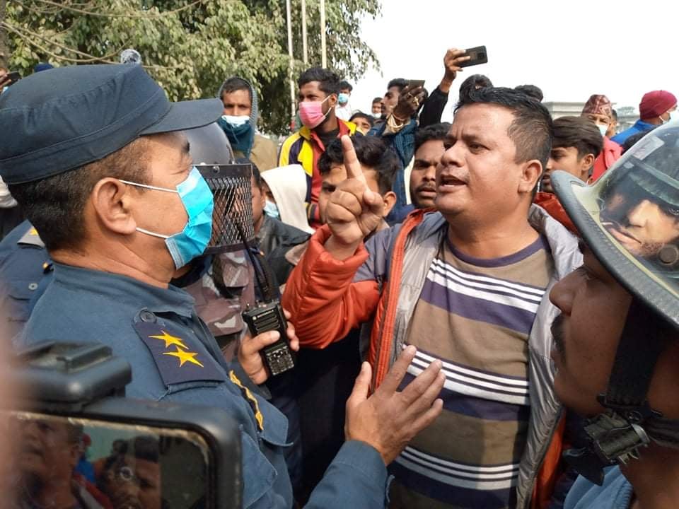 ध्वनि प्रदुषण घटाउन मोटरसाइकलका साइलेन्सर हटाइँदै