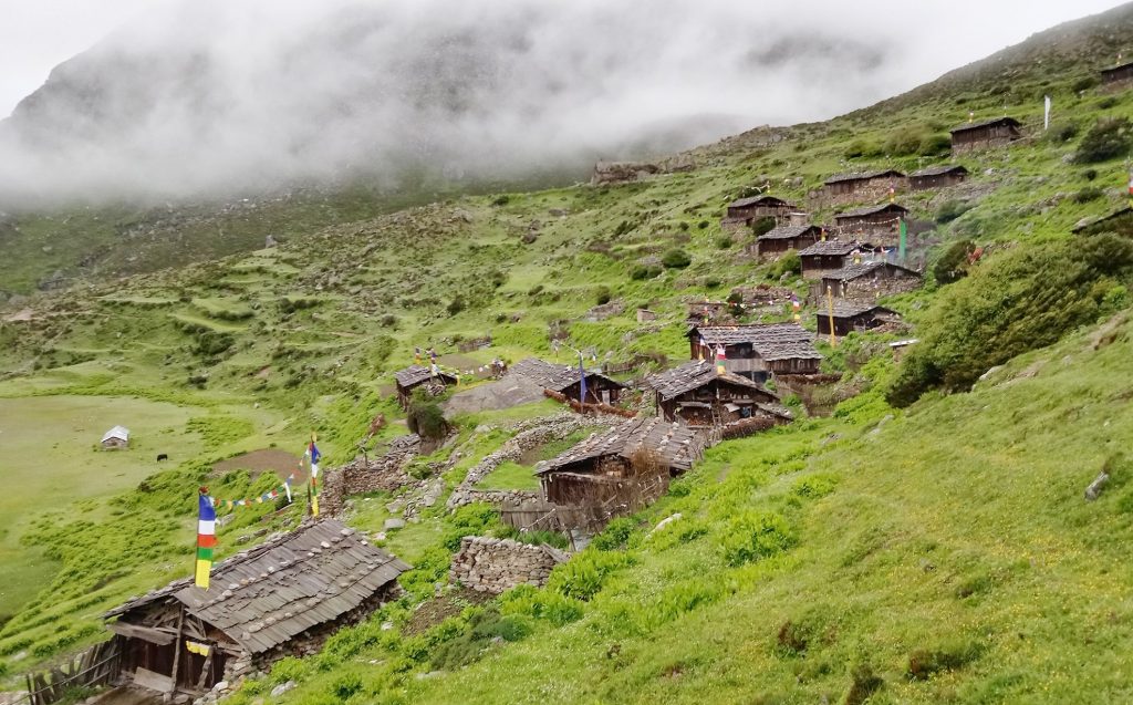  हिमपात र सञ्चार अभावले पिरोलिएको याङ्मा