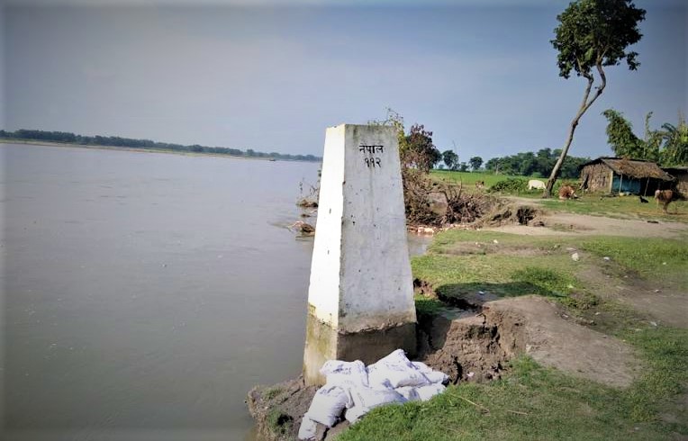 सीमामा फेरी भारतीय प्रहरीको दादागिरी image