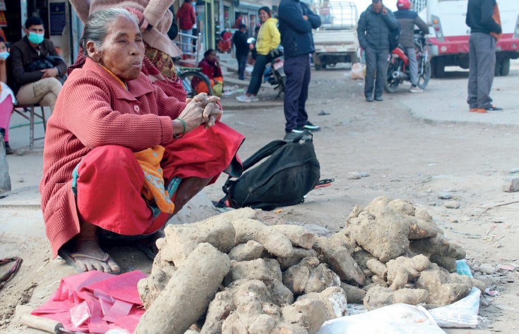 कन्दमुलमा समेत परनिर्भर image