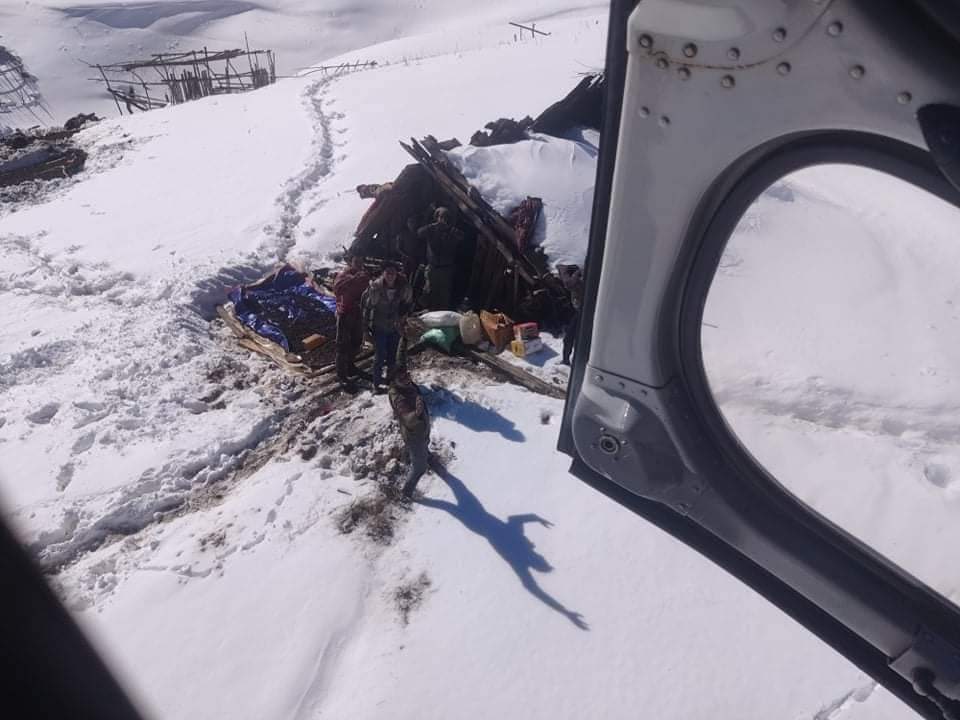 जडीबुटी टिप्न गएका ३४ जना हिउँमा फसे image