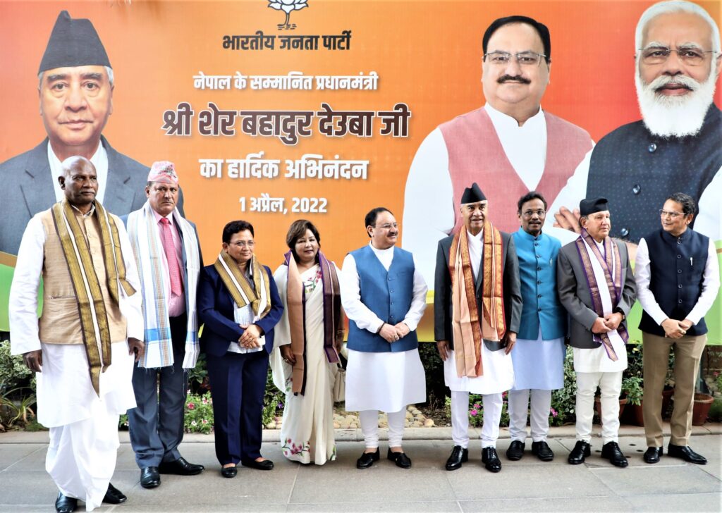 प्रधानमन्त्री देउवाको जम्बो टोलीलाई भारतमा स्वागत