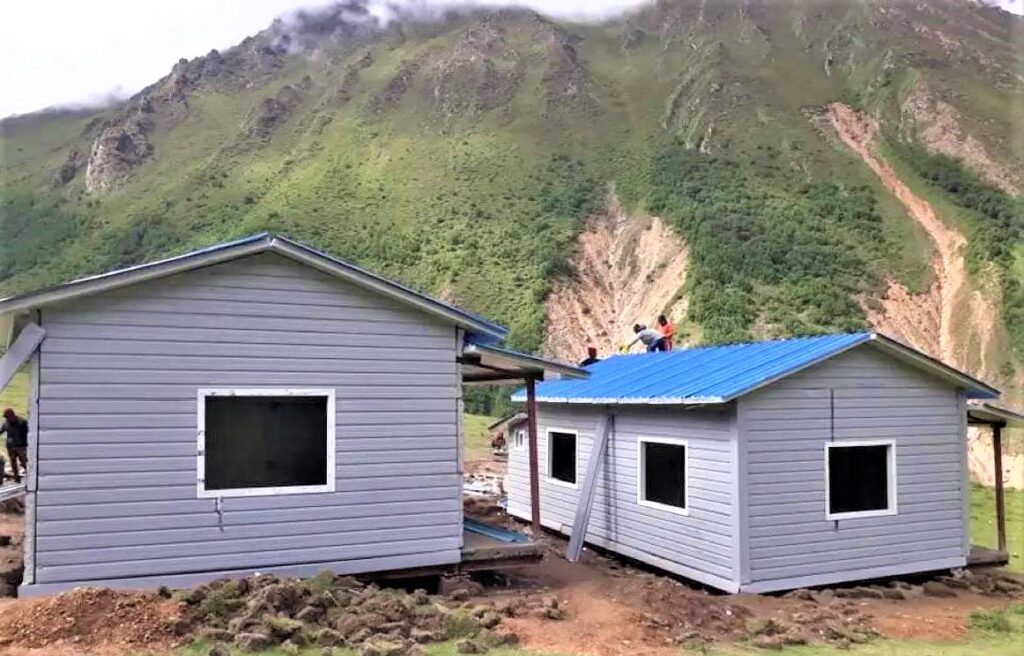 टिंकर नाका सुरक्षाविहीन,  हिउँ छल्न छाङरु झरेका प्रहरी हालसम्म फर्केनन्