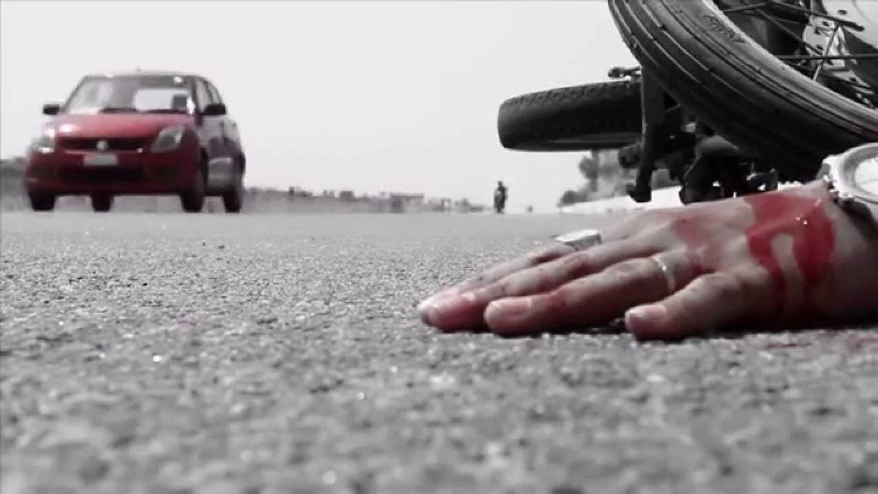 मोटरसाइकल र बस ठोक्किदा पत्रकार हितङ्गाको ज्यान image