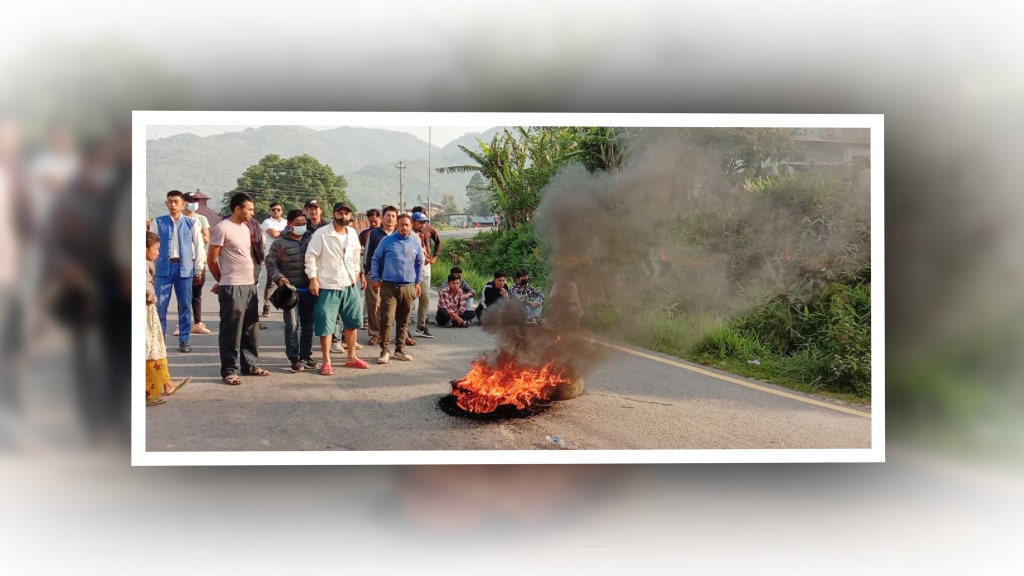 पुल निर्माण गर्न बनाइएको खाल्डोमा परी बालकको मृत्यु, विपी राजमार्ग अवरुद्ध image
