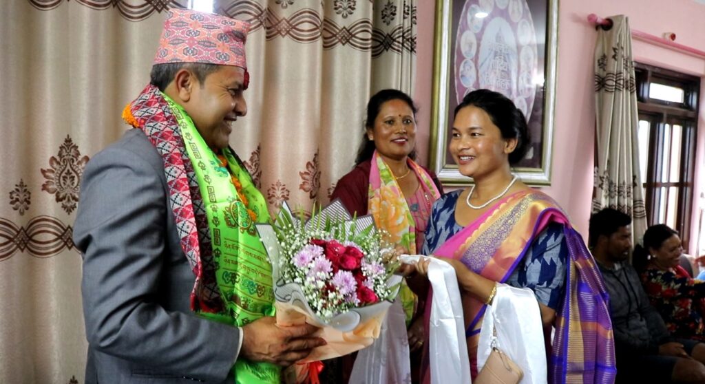 व्हील चेयर वितरण गरेर दोस्रो कार्यकालको शुभारम्भ, स्थानीयवासिन्दा खुशी