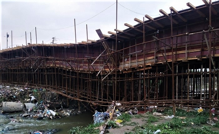 निर्माणाधीन पक्की पुलमा क्षति image